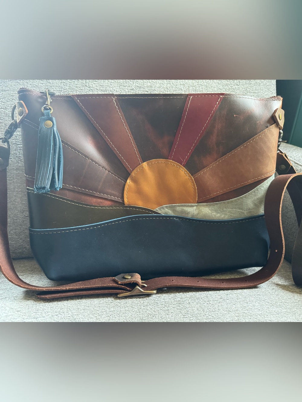 Genuine Leather Unique Mountainview Shoulder Bag by in blue - Picture 7 of 7